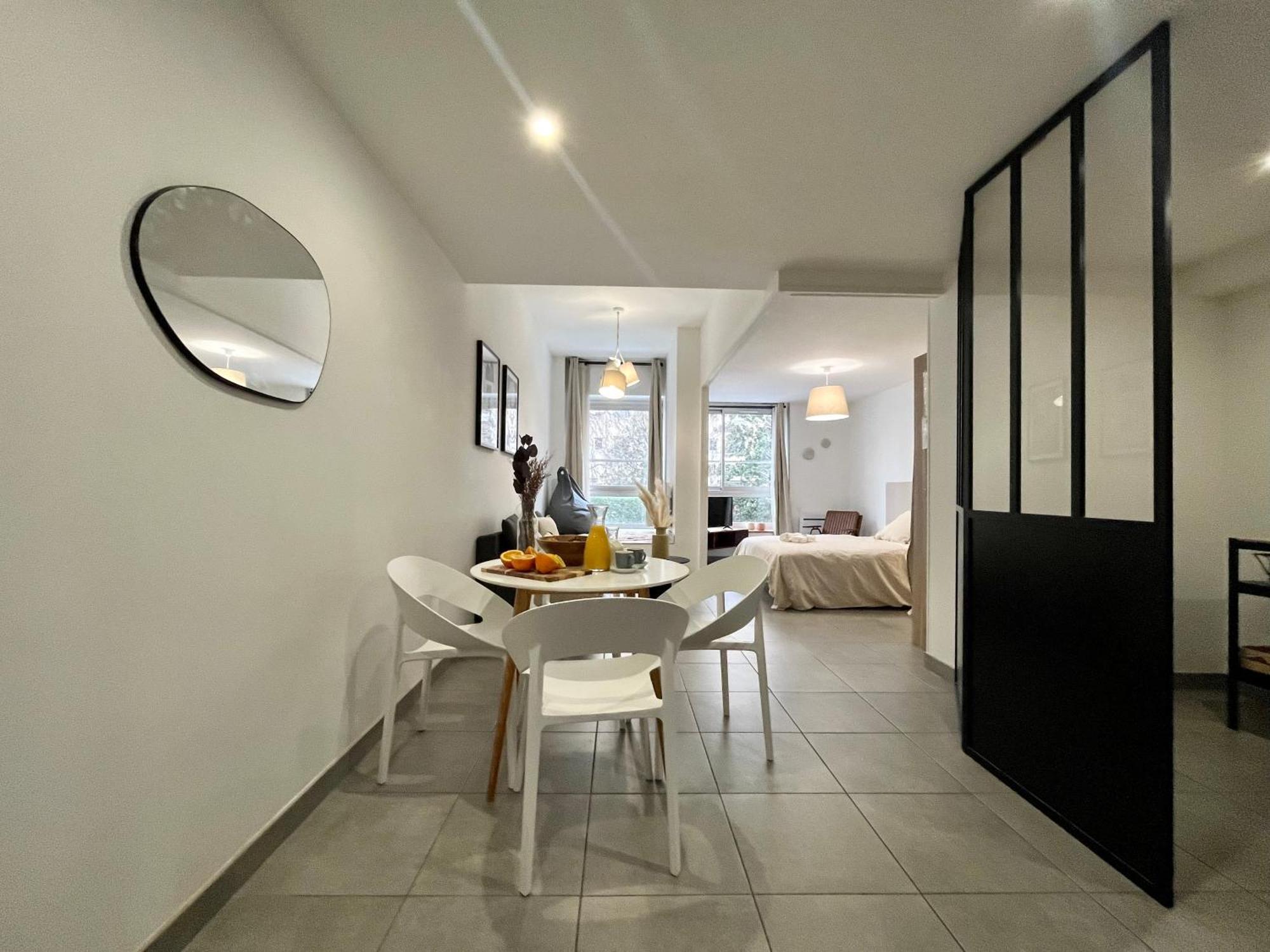 Suite Danbury Lyon Exterior foto
