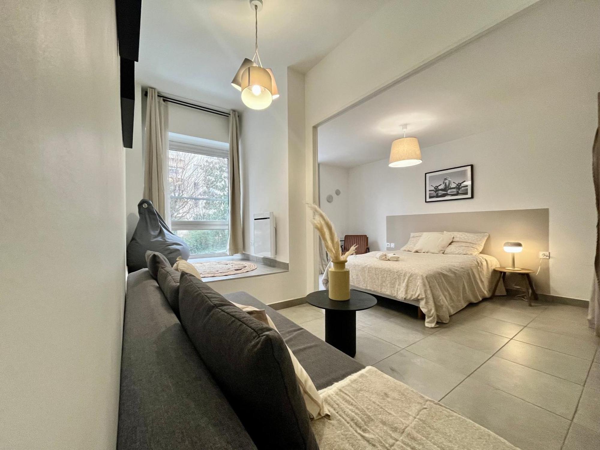 Suite Danbury Lyon Exterior foto